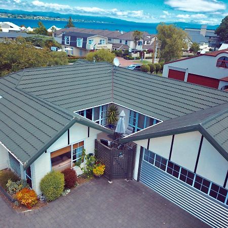 Tui House Villa Tauposjön Exteriör bild